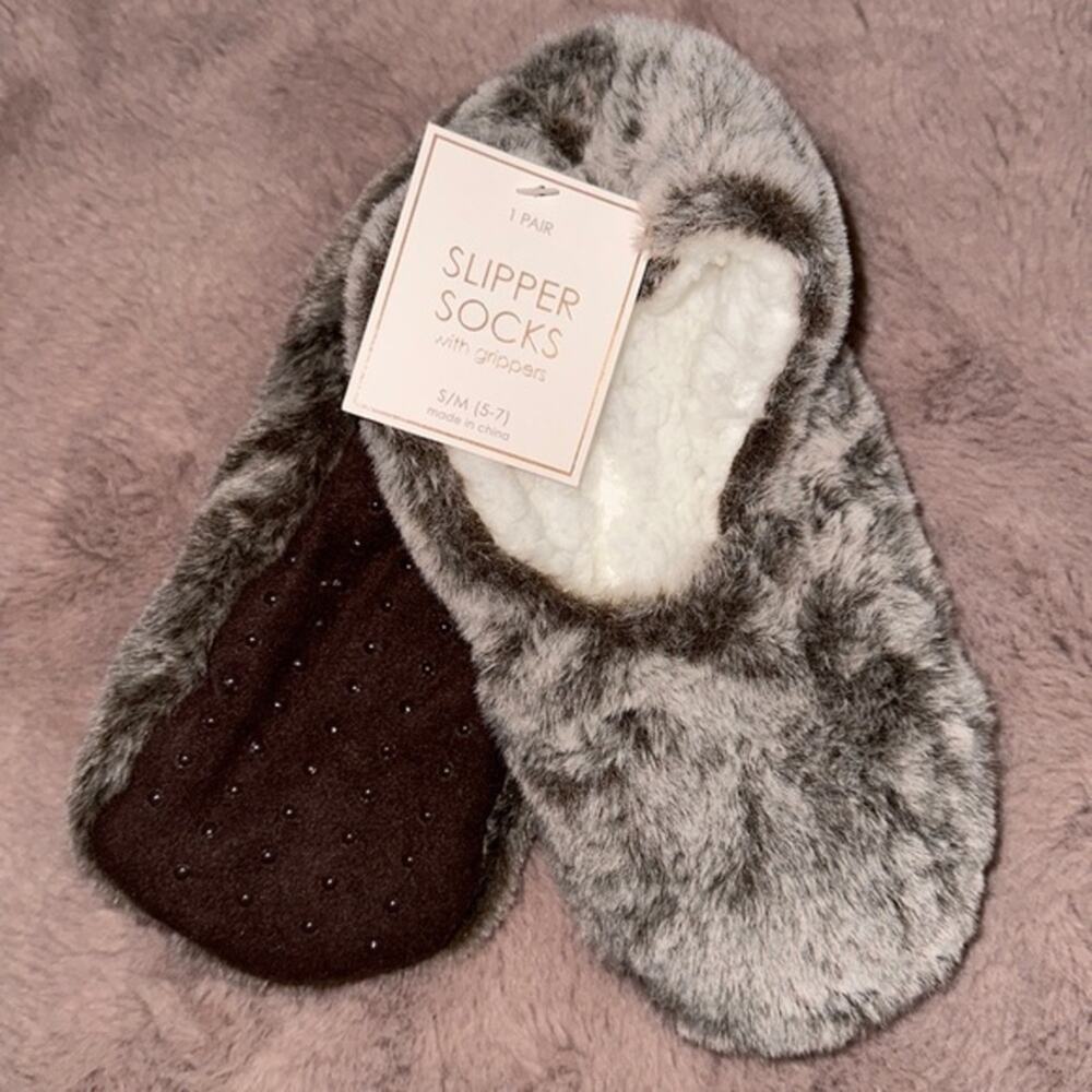 Faux Fur Slipper Socks with Grippers S/M 5-7 NWT